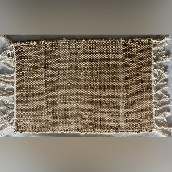 Pier 1 Imports Set of 2 Placemats Natural Jute Fringe Edges Beach Coastal Boho - Picture 2 of 8